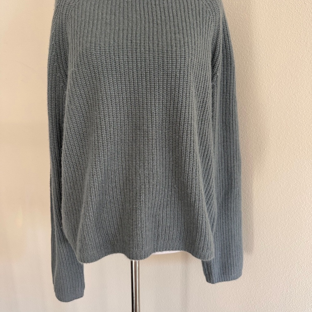 QUINCE
Mongolian Cashmere Fisherman Crewneck Sweater in Dusty Blue, size Medium